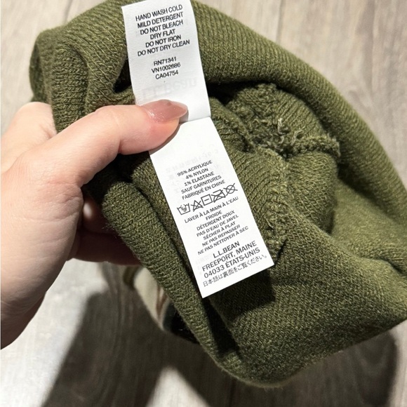 L.L. Bean Graphic Beanie - Picture 5 of 5